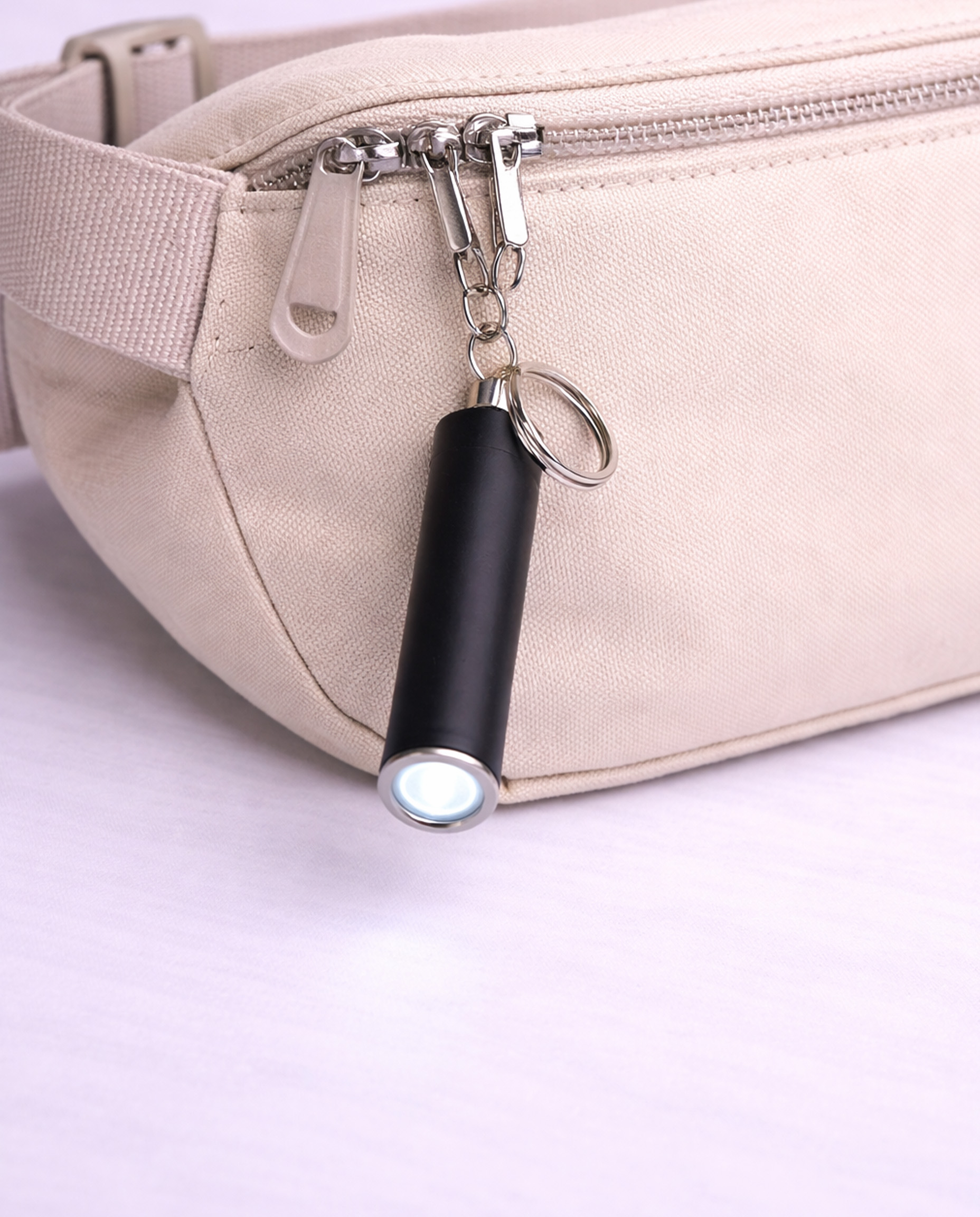 MT13 - Llavero Mini Linterna LED - Imagen 2