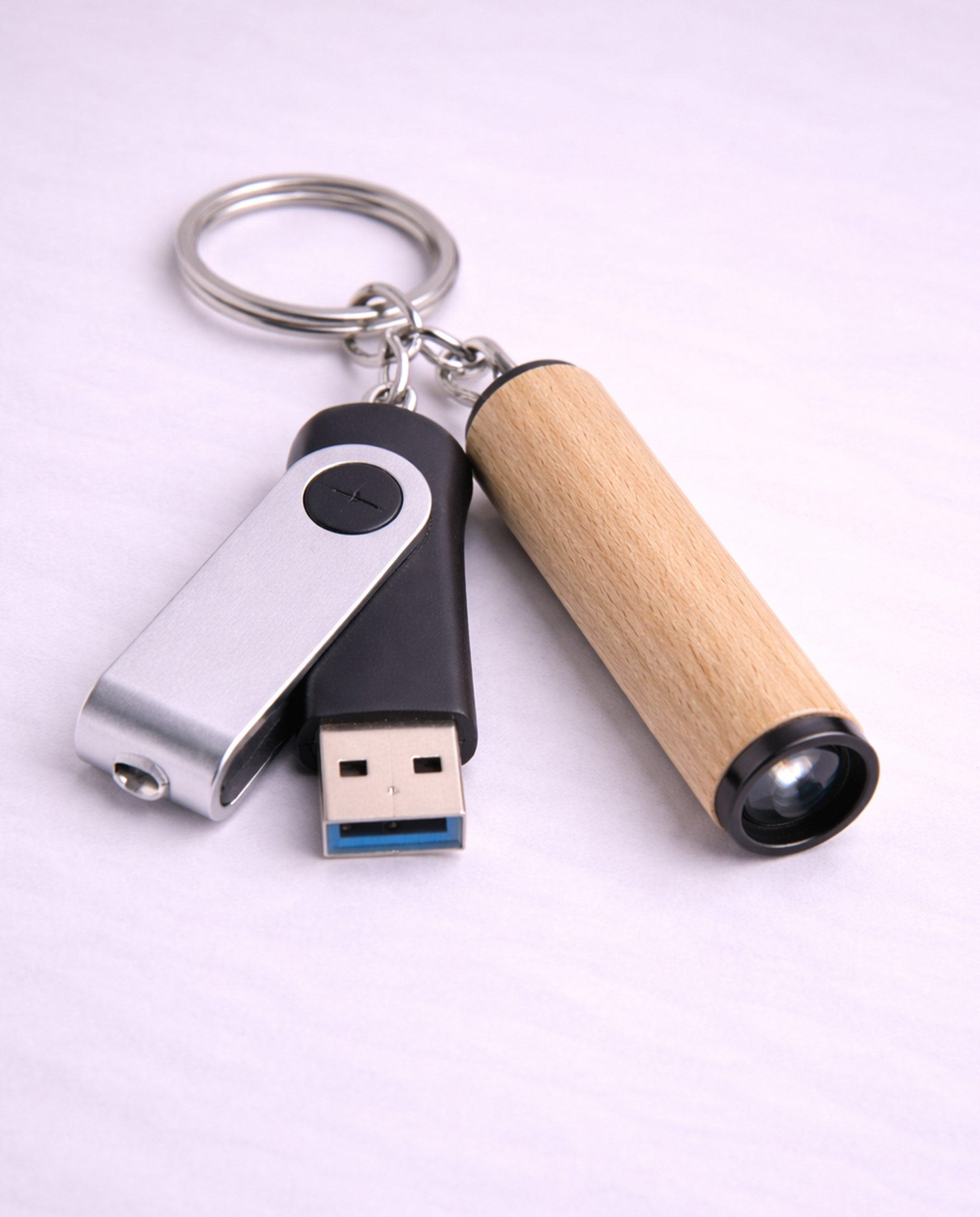 MT14 - Llavero Mini Linterna LED Bambo - Imagen 2